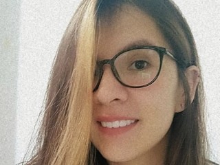 EmmaGoldenn webcam girl as a performer. Gallery photo 1.