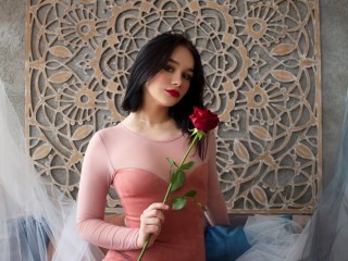 Mila_Gold webcam girl as a performer. Gallery photo 3.