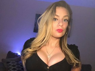 ReginaGorg webcam girl as a performer. Gallery photo 1.