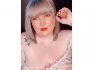 Tattooed_Queen98 webcam girl as a performer. Gallery photo 2.