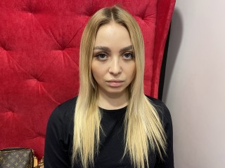 AmyEddington webcam girl as a performer. Gallery photo 1.