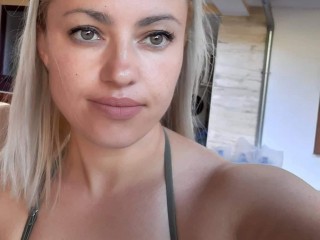 Catlaya webcam girl as a performer. Gallery photo 1.