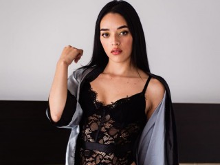 SamyLaurens webcam girl as a performer. Gallery photo 1.