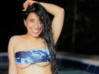 abrilsantos webcam girl as a performer. Gallery photo 2.