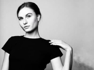 Lussi_Scarletlove webcam girl as a performer. Gallery photo 1.