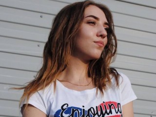 Gentle_Sunshine webcam girl as a performer. Gallery photo 2.