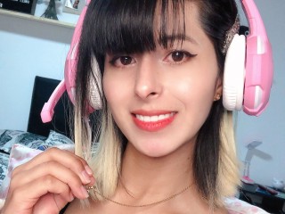 CutieLissa webcam girl as a performer. Gallery photo 1.