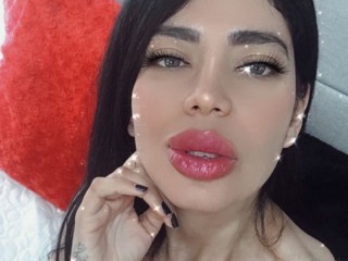 Adri_Gomez webcam girl as a performer. Gallery photo 2.