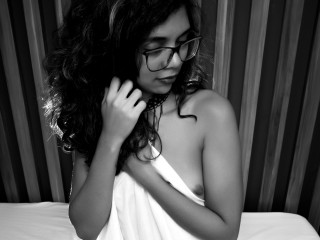 VioletQuin webcam girl as a performer. Gallery photo 1.