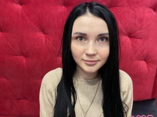 EvaLowson webcam girl as a performer. Gallery photo 1.