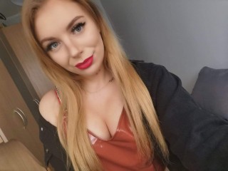 SlaviaHot webcam girl as a performer. Gallery photo 1.