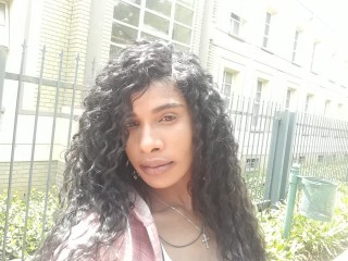 Desistunner webcam girl as a performer. Gallery photo 2.