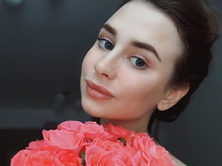 EseniaUnderwood webcam girl as a performer. Gallery photo 2.