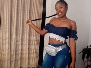 ArianaGomes webcam girl as a performer. Gallery photo 1.