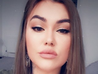 KiwiXX webcam girl as a performer. Gallery photo 3.