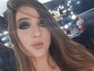 Nawel_Parker webcam girl as a performer. Gallery photo 2.