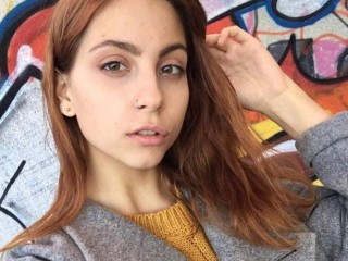 Mariszka webcam girl as a performer. Gallery photo 2.