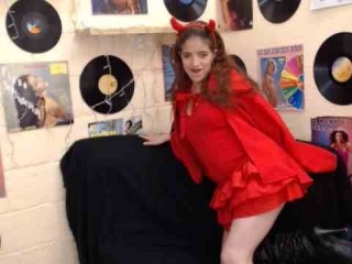 candy_duca webcam girl as a performer. Gallery photo 3.