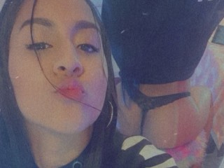 Crissjones webcam girl as a performer. Gallery photo 1.