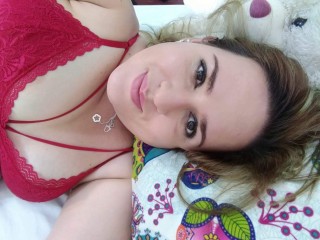 Indexed Webcam Grab of Candy_women