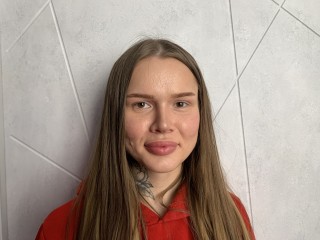 KiaraDevis webcam girl as a performer. Gallery photo 1.