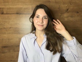 MiahBrun webcam girl as a performer. Gallery photo 1.