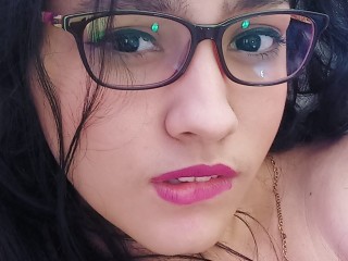 YuliSweet webcam girl as a performer. Gallery photo 1.