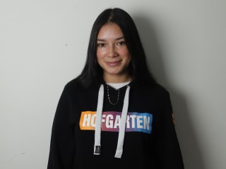 EmilyLowell webcam girl as a performer. Gallery photo 1.