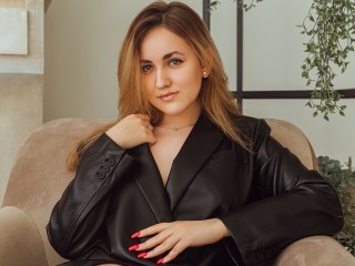 TinaBen webcam girl as a performer. Gallery photo 2.