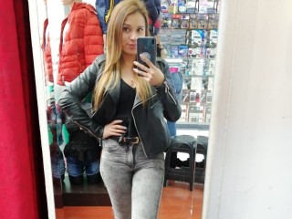 Haiiley_rosse webcam girl as a performer. Gallery photo 1.