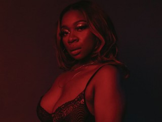 GoddessPoohBaby webcam girl as a performer. Gallery photo 1.