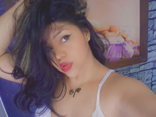 KRYSTALL_SWEET webcam girl as a performer. Gallery photo 1.