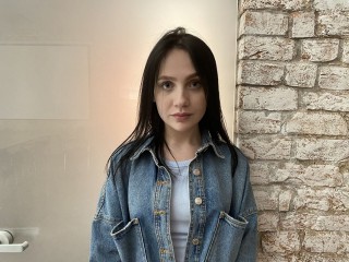 MiraAllen webcam girl as a performer. Gallery photo 1.