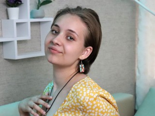 LieseleBrown webcam girl as a performer. Gallery photo 1.