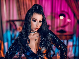 GianaRoses webcam girl as a performer. Gallery photo 3.