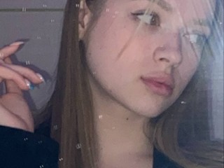 lunadeshine webcam girl as a performer. Gallery photo 1.