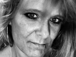 Luvbug_111 webcam girl as a performer. Gallery photo 2.