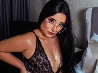 EvelinBlacke webcam girl as a performer. Gallery photo 2.