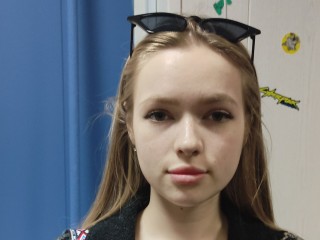 lunadeshine webcam girl as a performer. Gallery photo 2.