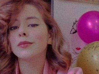 MagdaleneHenderson webcam girl as a performer. Gallery photo 1.