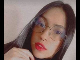 MeganCurtis webcam girl as a performer. Gallery photo 1.