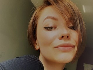 Alisiia webcam girl as a performer. Gallery photo 2.