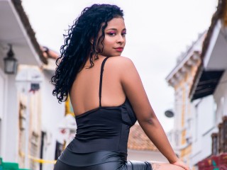 MishaLoove webcam girl as a performer. Gallery photo 3.