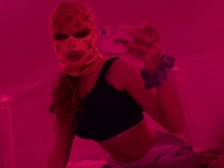 BrunetteArrr webcam girl as a performer. Gallery photo 2.