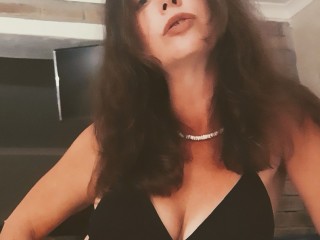 1 on 1 live sex chat with Kinkikelli on mature women cam