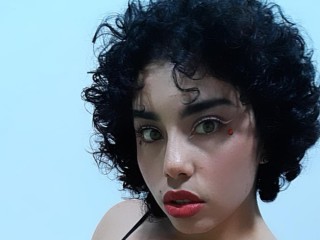 Emmagomez webcam girl as a performer. Gallery photo 1.
