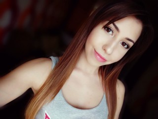 Prettypanties webcam girl as a performer. Gallery photo 3.