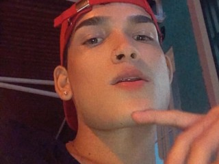 Thiagooo webcam girl as a performer. Gallery photo 1.