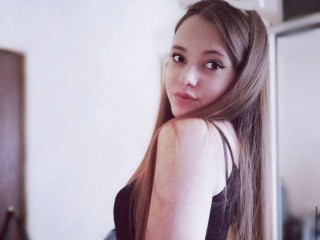 Lusinne webcam girl as a performer. Gallery photo 2.