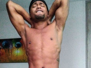 Indexed Webcam Grab of Guymusclehot